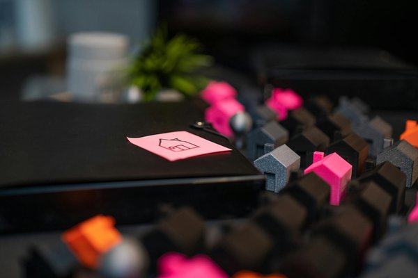 Mastering Solar Panel Installation on Steep UK Roofs: An Easy Homeowner's Guide